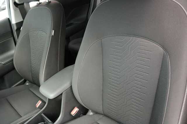 Hyundai KONA 48.4kWh Advance Auto 5dr