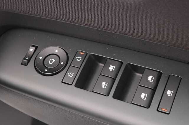 Hyundai KONA 48.4kWh Advance Auto 5dr