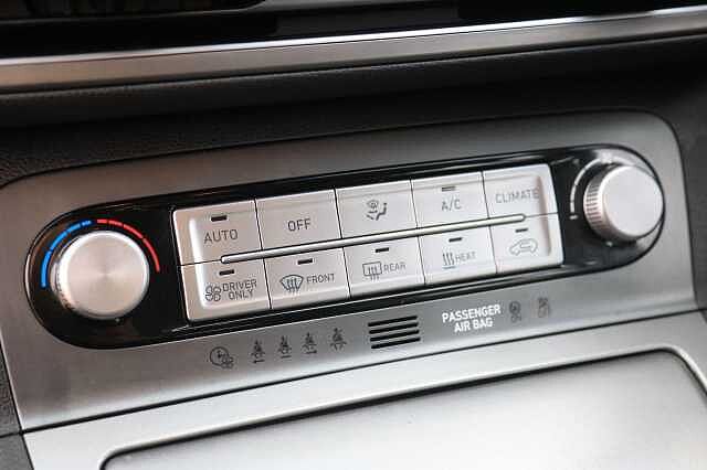 Hyundai KONA 39kWh SE Connect Auto 5dr (10.5kW Charger)