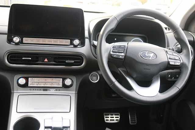 Hyundai KONA 39kWh SE Connect Auto 5dr (10.5kW Charger)