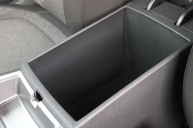 Hyundai KONA 39kWh SE Connect Auto 5dr (10.5kW Charger)