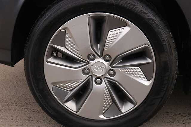 Hyundai KONA 64kWh Premium Auto 5dr (7kW Charger)