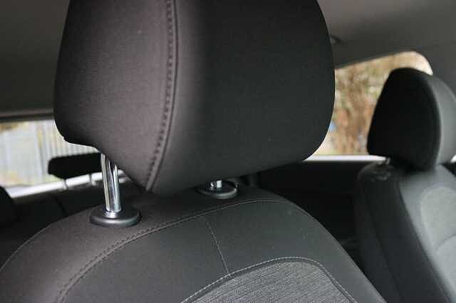 Hyundai KONA 64kWh Premium Auto 5dr (7kW Charger)