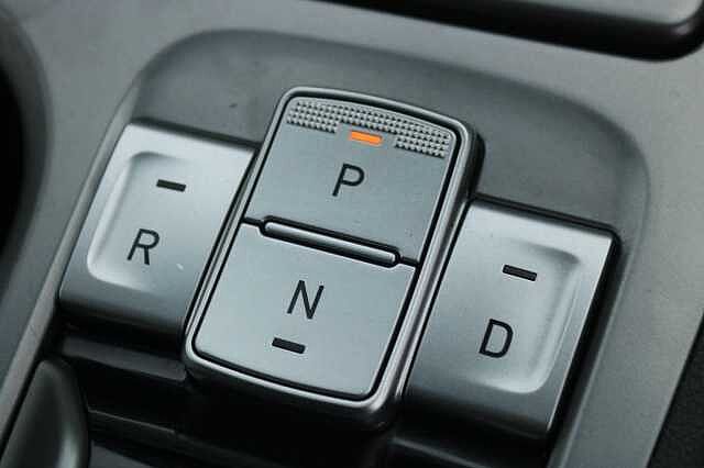 Hyundai KONA 64kWh Premium Auto 5dr (7kW Charger)