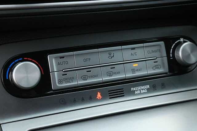 Hyundai KONA 64kWh Premium Auto 5dr (7kW Charger)