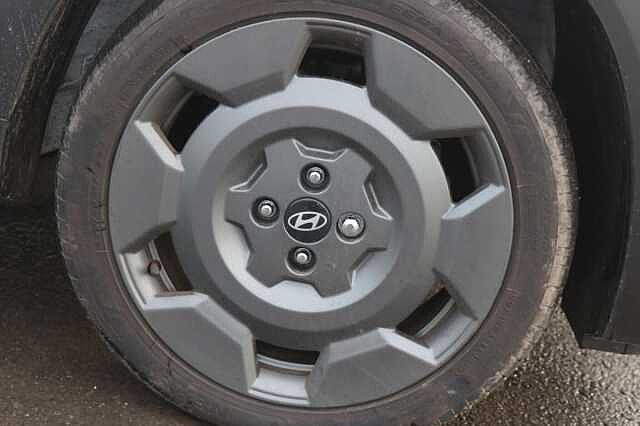 Hyundai INSTER Long Range 49kWh Cross Auto 5dr