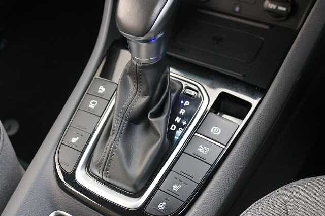 Hyundai IONIQ 1.6 h-GDi Premium DCT Euro 6 (s/s) 5dr